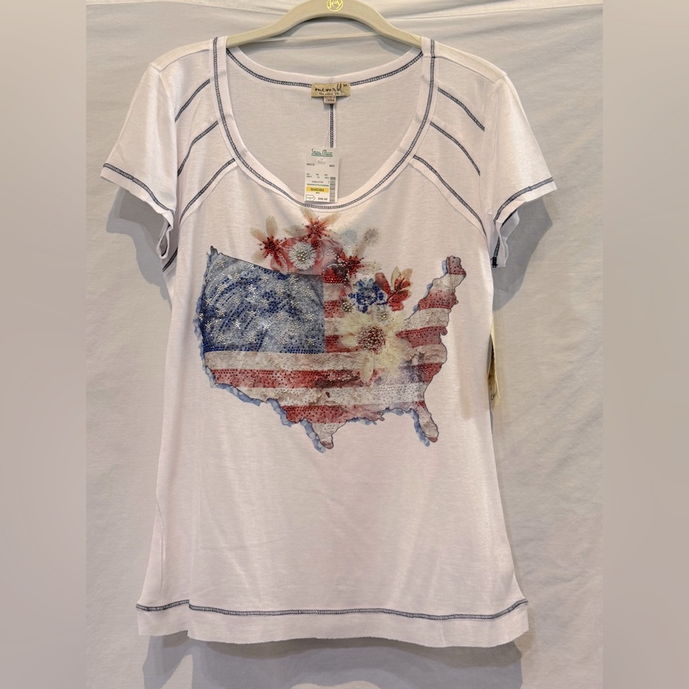NWT - ONE WORLD Patriotic White and Gray Graphic SS Top With Embellishments
